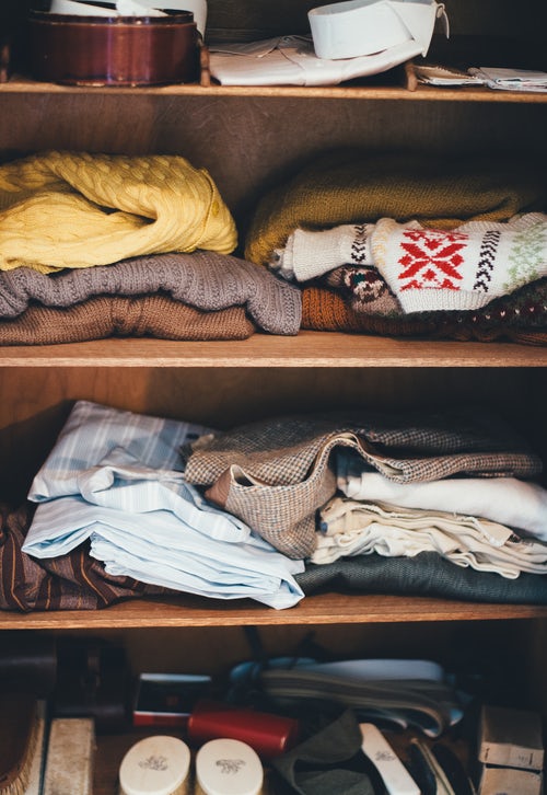idei foto de toamnă pentru instagram - pulovere tricotate în dulap
