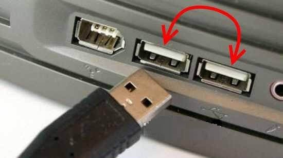 Schimbă portul atunci când introduci USB